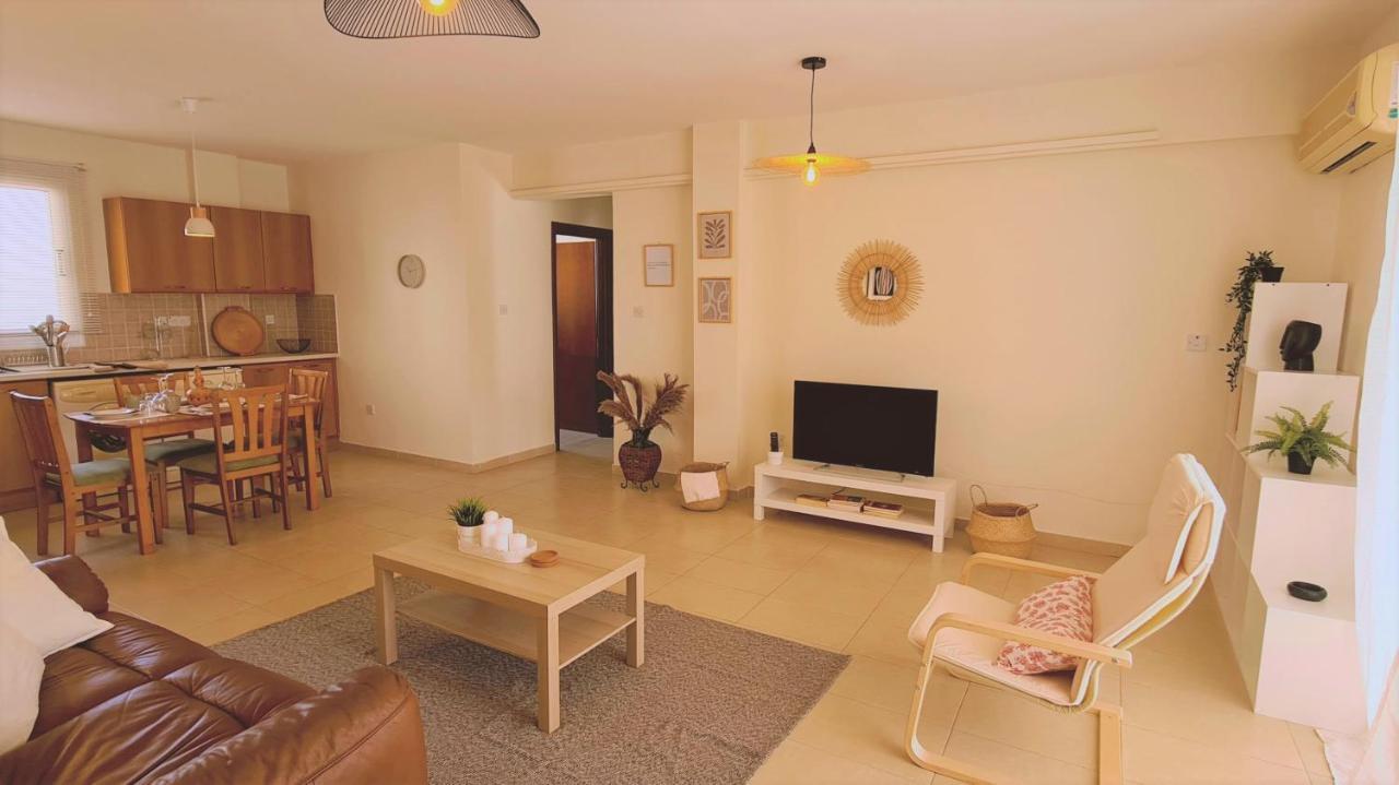 Stay Sunny Palms Apartment Oroklini Eksteriør bilde